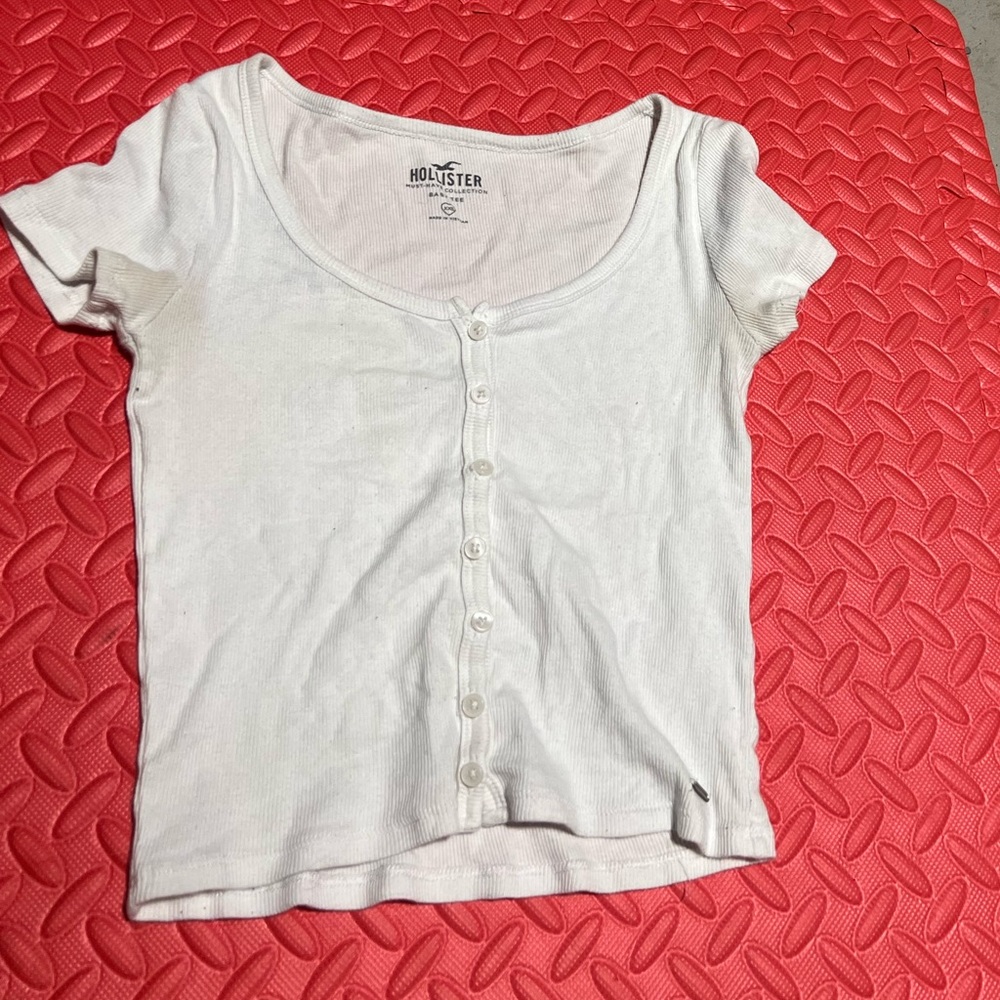 HOLLISTER BABY TEE